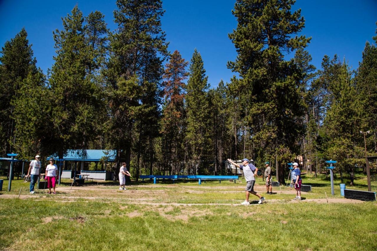 Bend-Sunriver Camping Resort Cottage 1 ภายนอก รูปภาพ